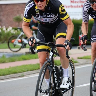 291966434_148730241085624_6542193470362286287_n_400x600.jpg
